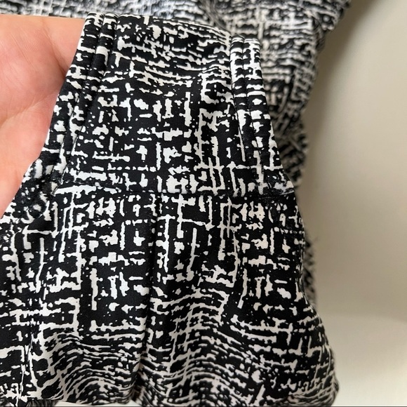 Speedo One Piece Swimsuit Black and White Crisscross Pattern - Picture 4 of 10